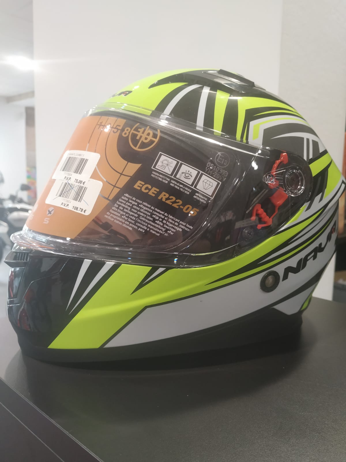 -Casco integral Nava Dumbo niño