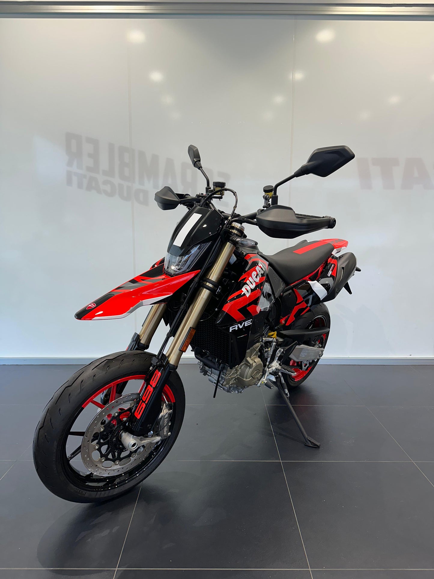 DUCATI HYPERMOTARD 698 RVE