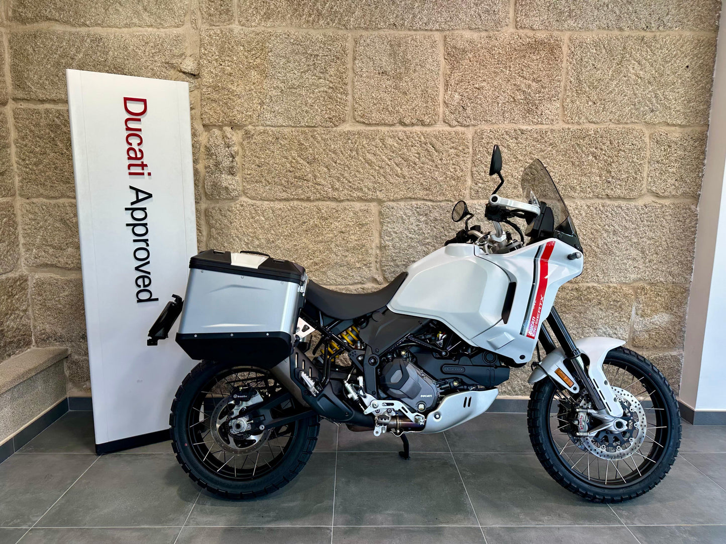 DUCATI DESERT X 2023