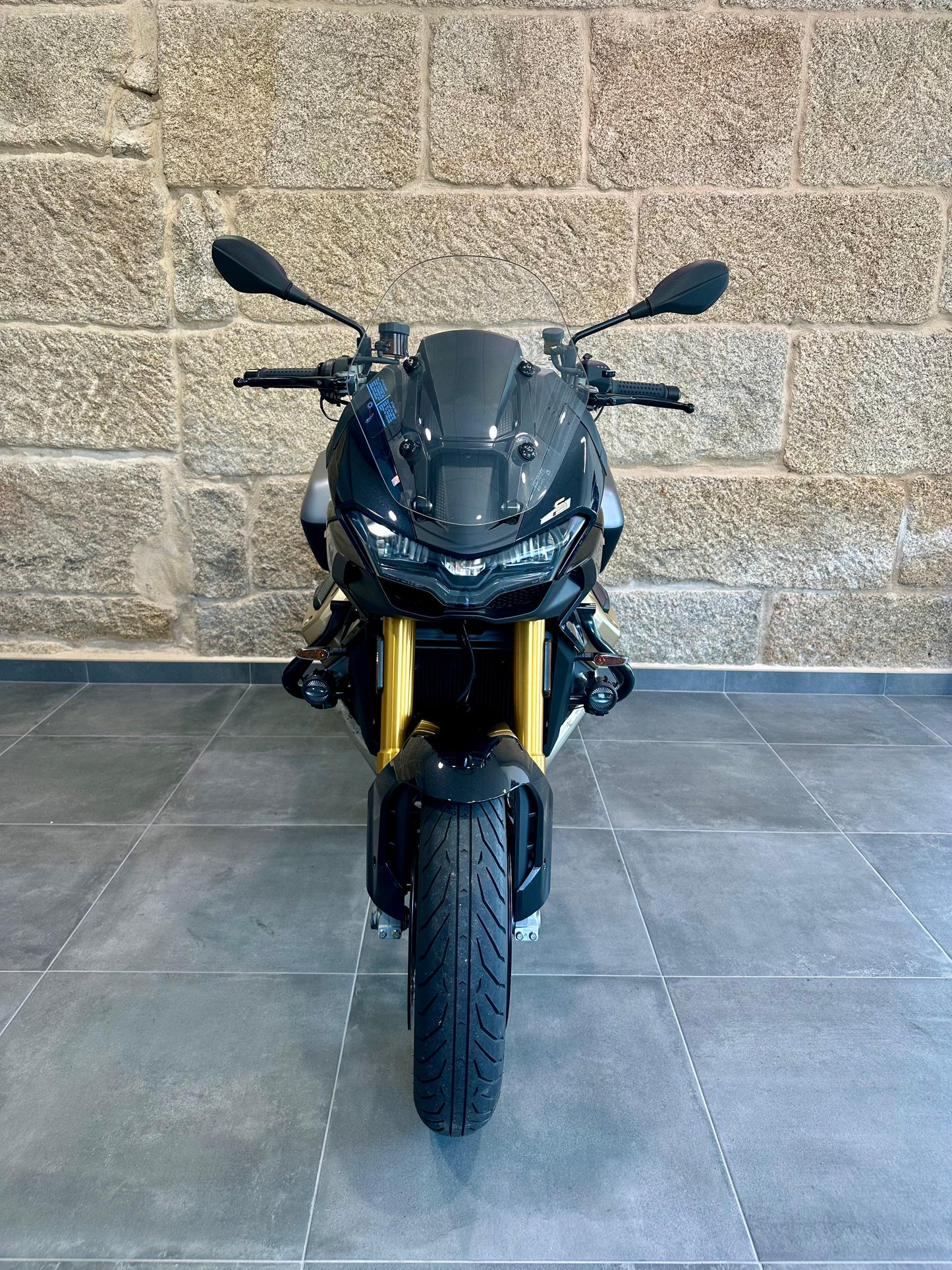 MOTO GUZZI V 100 MANDELLO S
