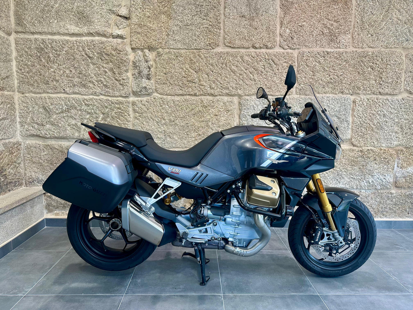 MOTO GUZZI V 100 MANDELLO S