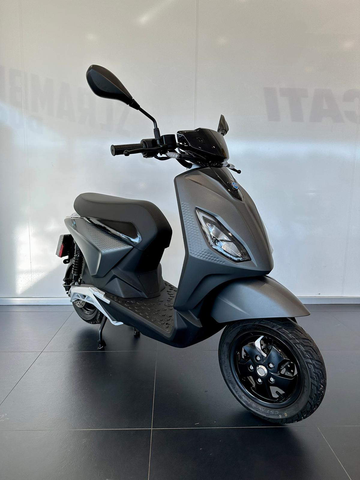 Piaggio 1 Active