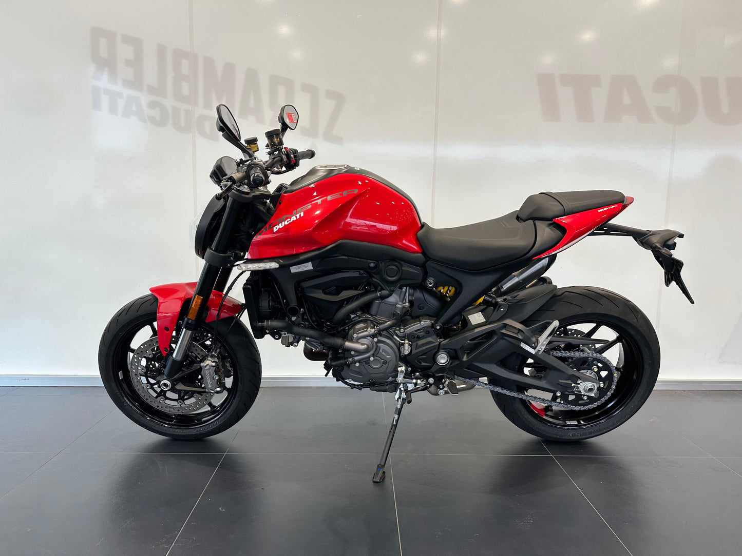 DUCATI MONSTER 937 RED