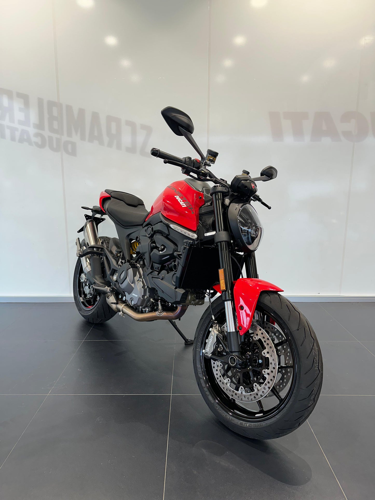 DUCATI MONSTER 937 RED
