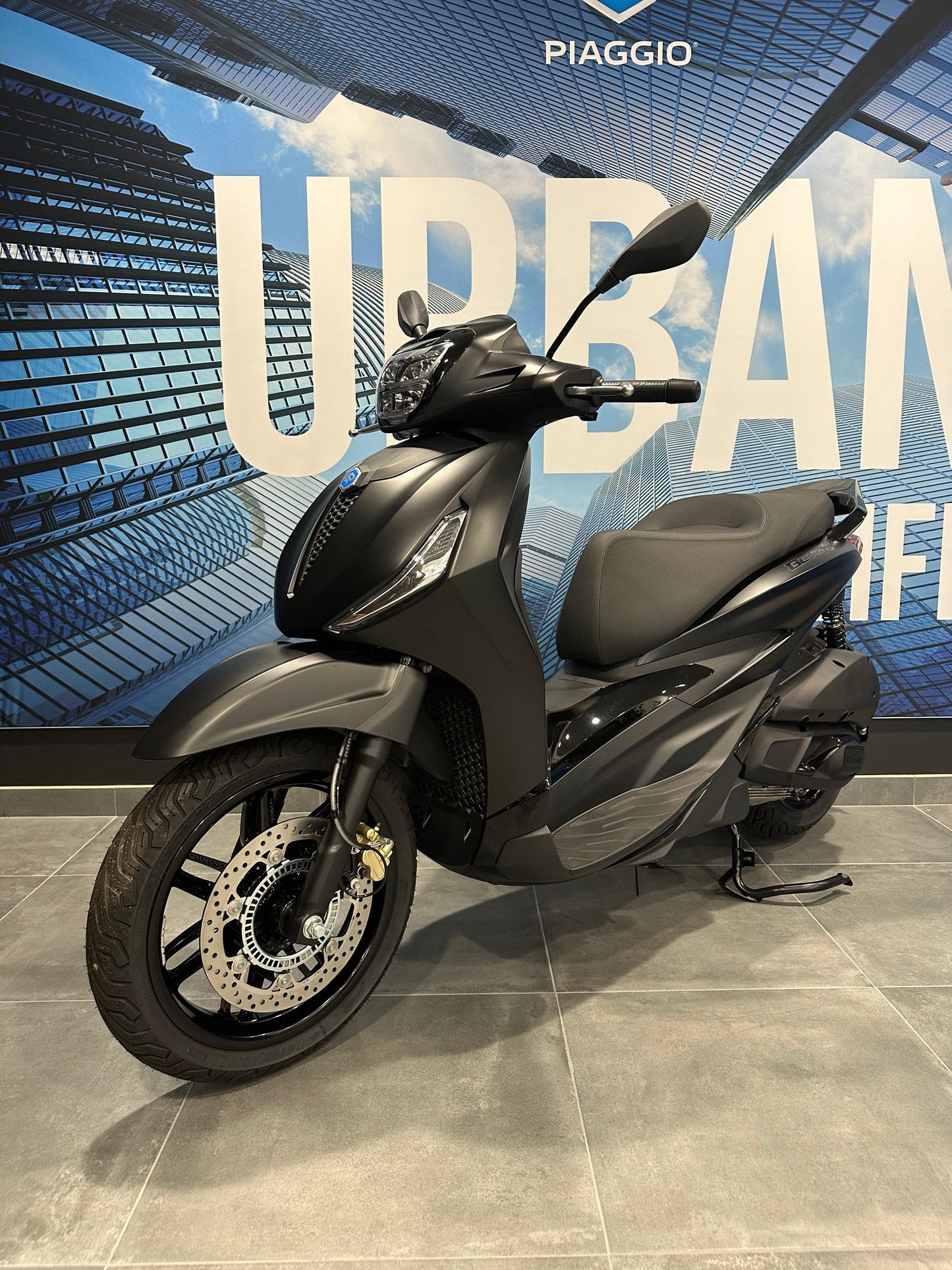 Piaggio Beverly 300 Deep Black