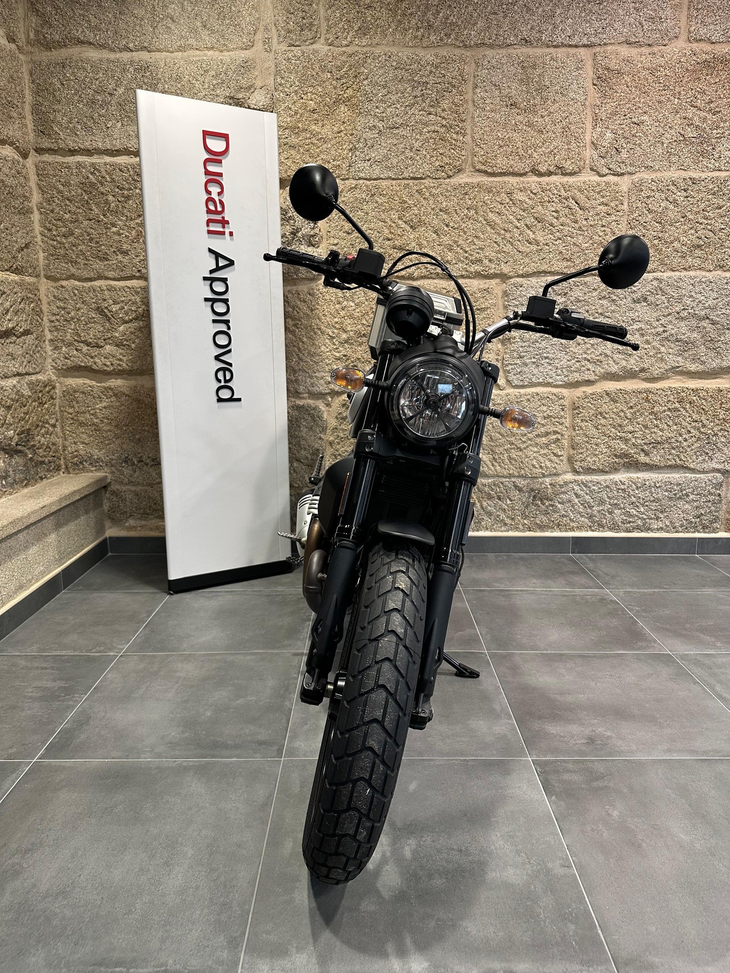 DUCATI SCRAMBLER 800 ICON DARK